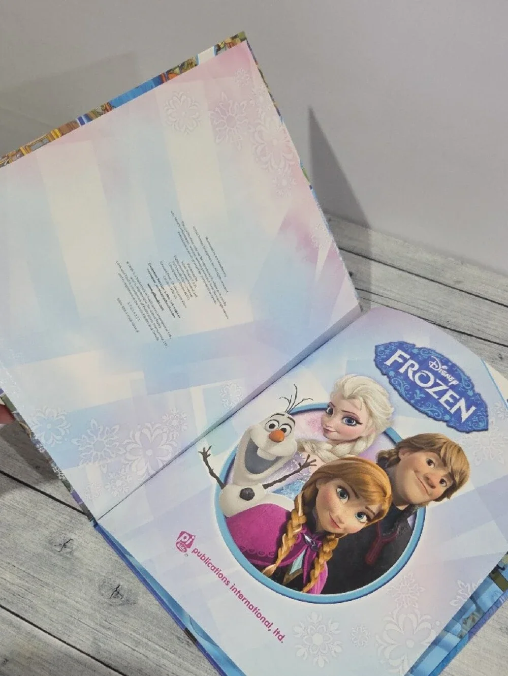 Disney Frozen Look and Find Book Hardcover